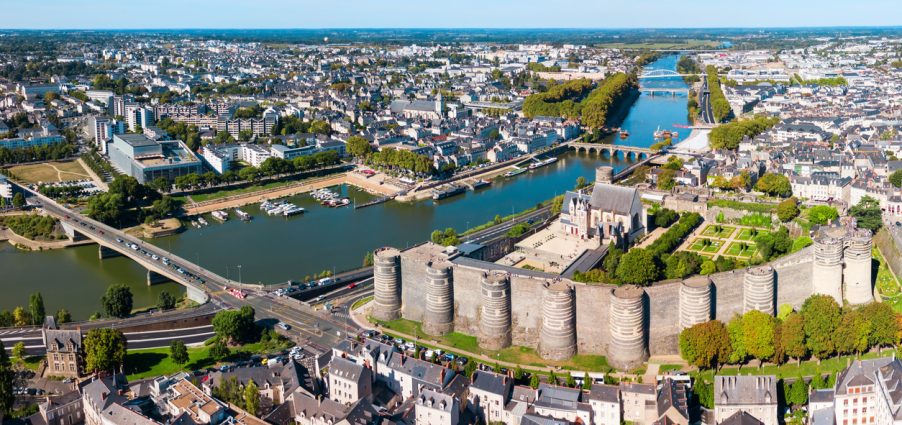 vue d'Angers par la Maine
